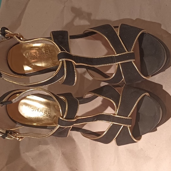 Michael kors platform black suede with gold trim shoes size 6 and 1/2 medium - Picture 2 of 10
